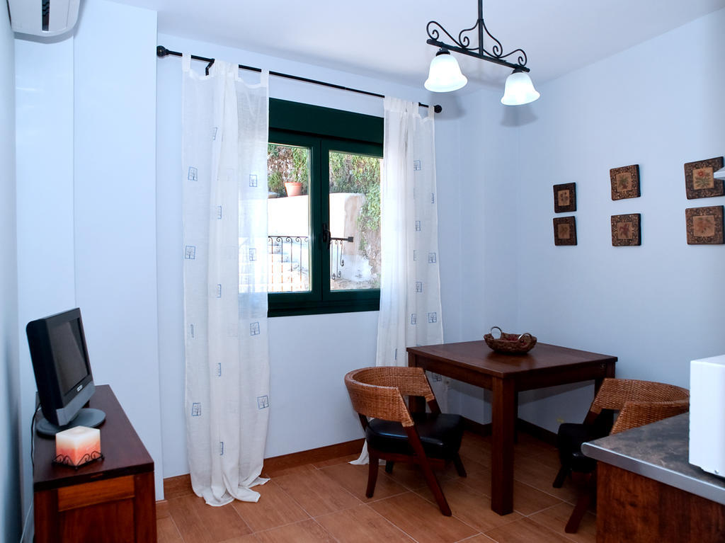 Apartamentos Rurales La Vera 자란딜라데라베라 객실 사진
